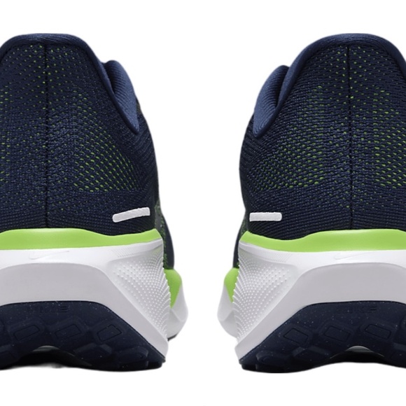 NIB men's 9 or 10 Nike Air Zoom Pegasus 41 Seattle Seahawks FZ5096-400 NFL - Picture 5 of 8